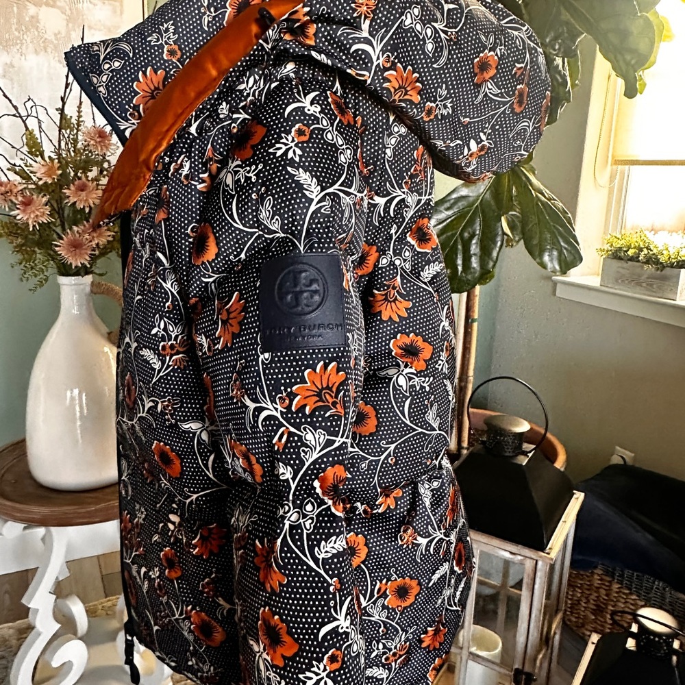 Tory Sport Puffer Jacket - Picture 2 of 6